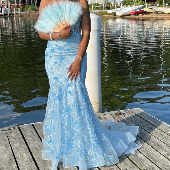 Corset, elegant dress - Picture 4 of 5